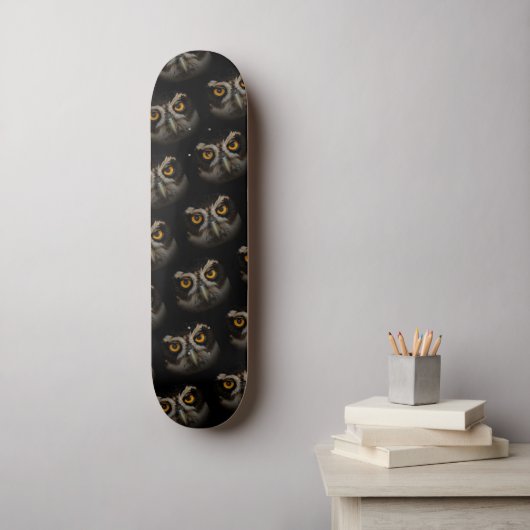 Die goldenen Augen eines spektakulären Eule Skateboard (Wandkunst)