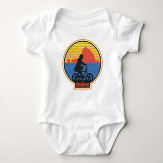 Die Goonies Retro Mikey Riding Bike Grafik Baby Strampler