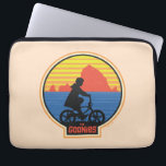 Die Goonies Retro Mikey Riding Bike Grafik Laptopschutzhülle<br><div class="desc">Die Regierungen | Karo diese Silhouette Mikey raus mit seinem Fahrrad am Strand!</div>