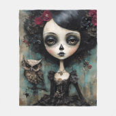 Die Gotische Puppe und ihr Haustier-Eule Fleecedecke (Vorderseite)