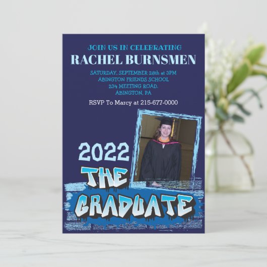 DIE GRADUATE Graduate PARTY INVITE Graffiti Einladung (Stehend Vorderseite)