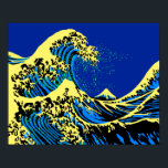 Die große Hokusai-Welle im Pop Art Deco Poster<br><div class="desc">Ein von der Großen Welle von Kanagawa inspiriertes,  von dem japanischen Künstler Hokusai gemaltes Design. Es wird in einem lebendigen Pop-Kunststil dargestellt. Klingt gut,  eine tolle Geschenkidee. Verwenden Sie den Link "Diesen Designer Gefragt",  um uns mit Ihren speziellen Designanfragen oder für Hilfe bei Ihren individuellen Anpassungsbedürfnissen zu kontaktieren.</div>