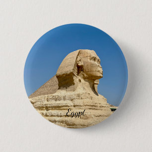 Die Große Sphinx von Giza vor einem klaren blauen  Button