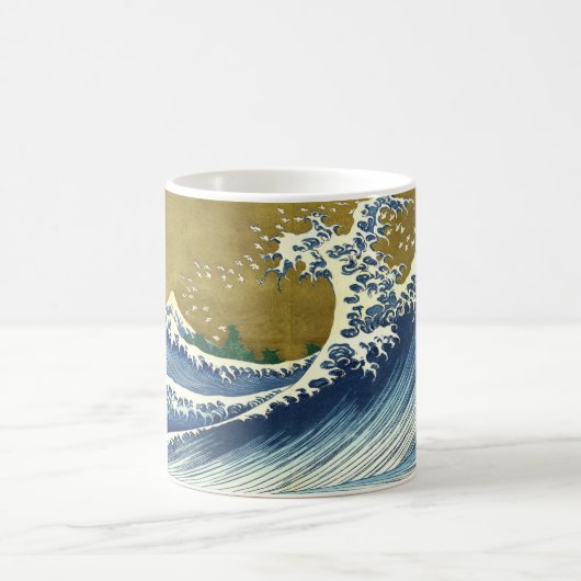 Die große Welle (blaue und goldene japanische Kuns Kaffeetasse (Mittel)