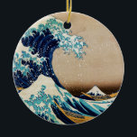 Die große Welle durch Hokusai Vintagen Japaner Keramikornament<br><div class="desc">Die große Welle weg von Kanagawa (神奈川沖浪裏) ist ein Vintager ukiyo-e woodblock Druck durch japanischen Künstler Katsushika Hokusai,  einmal gemacht zwischen 1829 und 1832 - zuerst in der Reihe der sechsunddreißig Ansichten vom Fujisan.</div>