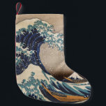 Die große Welle vor Kanagawa Kleiner Weihnachtsstrumpf<br><div class="desc">Die Große Welle von Kanagawa ist ein Holzschnitt des japanischen Künstlers Hokusai. Es wurde um 1830 in der späten Edo-Periode veröffentlicht.</div>