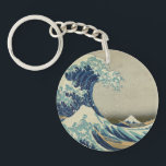 Die große Welle vor Kanagawa Schlüsselanhänger<br><div class="desc">Die Große Welle von Kanagawa, auch bekannt als The Great Wave oder einfach The Wave, ist ein Holzschnitt des japanischen Künstlers Katsushika Hokusai. Beispiel der ukiyo-e Kunst, wurde sie irgendwann zwischen 1830 und 1833 als die erste in Hokusai's Serie 36 Ansichten des Mount Fuji veröffentlicht, und ist sein berühmtestes Werk....</div>