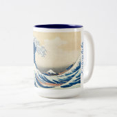 Die Große Welle vor Kanagawa von Katsushika Hokusa Zweifarbige Tasse (VorderseiteRechts)