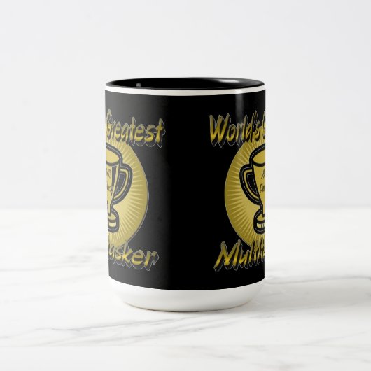 Die größte Multitasker-Trophäe der Welt Zweifarbige Tasse (Mittel)