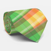 Die grüne gelb-orangee karierte Krawatte der (Gerollt)