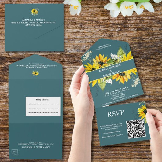 Die grüne Sonnenblume von Smokey in einer Hochzeit All In One Einladung