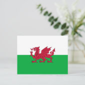 Die grüne und rote Flagge von Wales mit dem Drache Postkarte (Stehend Vorderseite)
