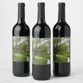 Die Grüntöne von großartigem vor Weinetikett (Flaschen)