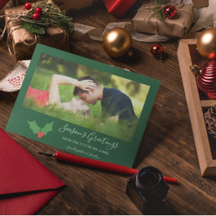 Die Grüße der Saison Holly Verlobten Paar Foto Feiertagskarte