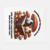 Die Guinea der Hasen unter den roten Pilzen Fleecedecke (Vorderseite (Horizontal))