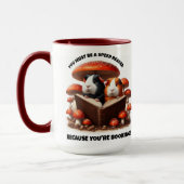 Die Guinea der Hasen unter den roten Pilzen Tasse (Links)