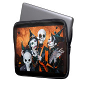 Die Halloween-Außenseiter Laptopschutzhülle (Vorderseite Links)