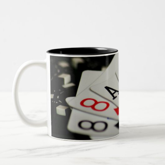 Die Hand des toten Mannes Zweifarbige Tasse (Links)