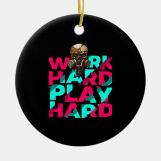 Die harte Arbeit - harte Skull-Motivation ist uner Keramik Ornament