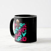 Die harte Arbeit - harte Skull-Motivation ist uner Tasse (Vorderseite Links)