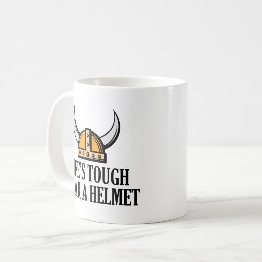 Die harte Tasse des Lebens mit einem Helm (Vorderseite Links)