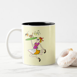 die Hausfrauen und Servicekräfte. Zweifarbige Tasse