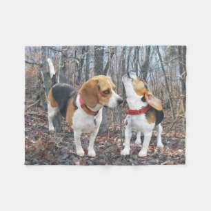 Die Heulen-Beagles in der Holz-Beagle-Fleece-Decke Fleecedecke