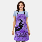 Die Hexe ist in Halloween Hexe-Silhouette Lila Schürze (Getragen)