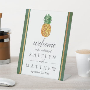 Die Hochzeitskollektion der Ananas mit tropischen Sockelschild