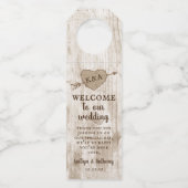 Die Hochzeitskollektion des Carved Heart Tree Flaschenanhänger (Vorderseite)