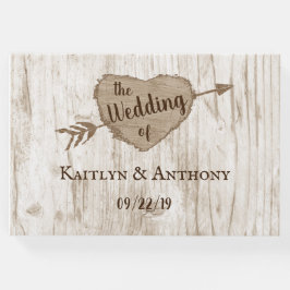Die Hochzeitskollektion des Carved Heart Tree Gästebuch