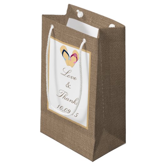 Die Hochzeitskollektion von Dreh-Flop Sand Beach B Kleine Geschenktüte (Vorderseite Schrägansicht)