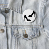 Die hohe Fersen-Schuhe der Frauen in der Button (Beispiel)