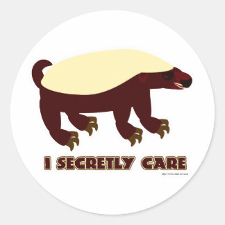 Die Honey Badger heimlich pflegen Runder Aufkleber