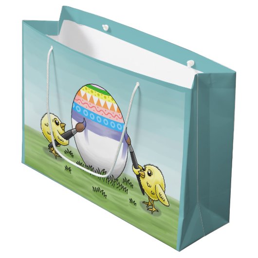 Die Hühner malen ein schönes Osterei Große Geschenktüte (Vorderseite Schrägansicht)