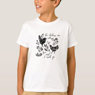 Die Hühner rufen den grundlegenden T - Shirt der