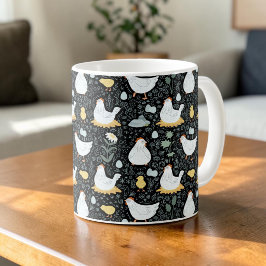 Die Hühner träumen in der Kulisse des Schwarzen Kaffeetasse