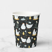 Die Hühner träumen in der Kulisse des Schwarzen Pappbecher (Rechts)