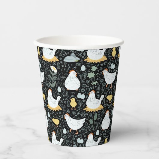 Die Hühner träumen in der Kulisse des Schwarzen Pappbecher (Vorderseite)