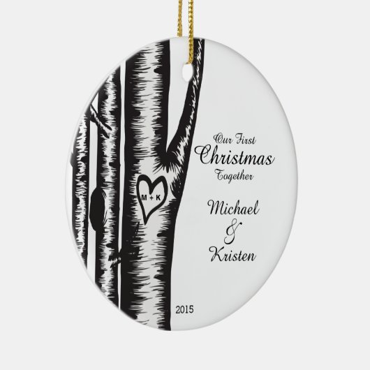 Die Initialen, die auf Baum geschnitzt werden, Keramikornament (Rechts)