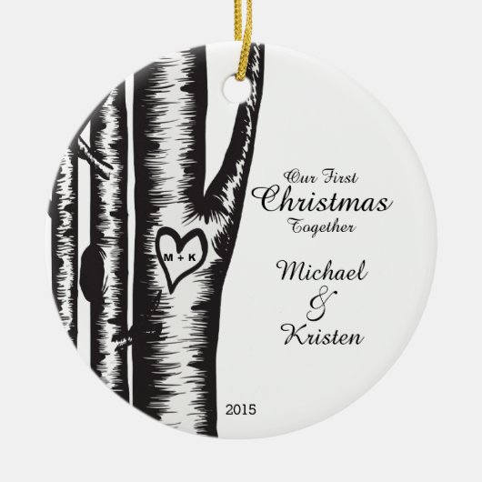 Die Initialen, die auf Baum geschnitzt werden, Keramikornament (Vorne)