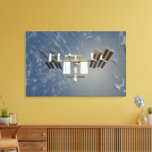 Die Internationale Raumstation fällt zurück Leinwanddruck (Insitu (Wohnzimmer))