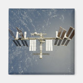 Die Internationale Raumstation fällt zurück Magnet (Vorne)