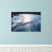 Die Internationale Raumstation über dem Atlantik Leinwanddruck (Insitu (Holzboden))