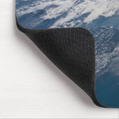 Die Internationale Raumstation über dem Atlantik Mousepad (Ecke)