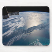 Die Internationale Raumstation über dem Atlantik Mousepad (Vorne)