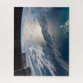 Die Internationale Raumstation über dem Atlantik Puzzle (Vertikal)