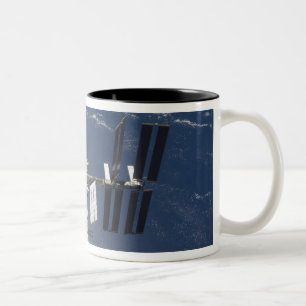 Die internationale Weltraumstation 13 Zweifarbige Tasse