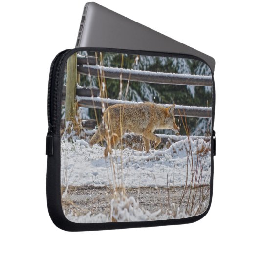 Die Jagd auf Coyote und das Winter-Schnee Laptopschutzhülle (Vorne Rechts)