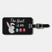 Die Jagd ist auf der Ostersonnigen Eggenjagd Gepäckanhänger (Vorderseite horizontal)